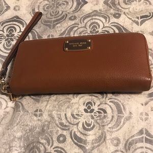 Michael Kors Wallet/Wristlet